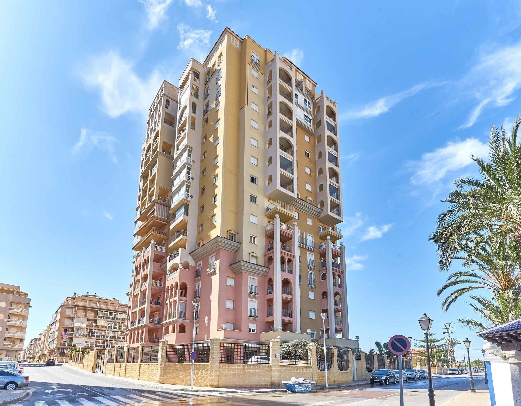 Espanhouse Roentgen Atalayas * Torrevieja